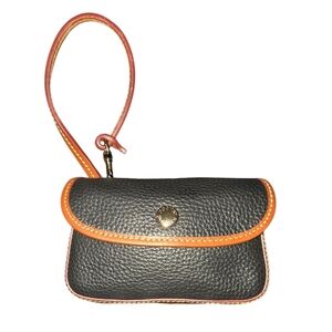 Dooney & Bourke pebbled leather wristlet